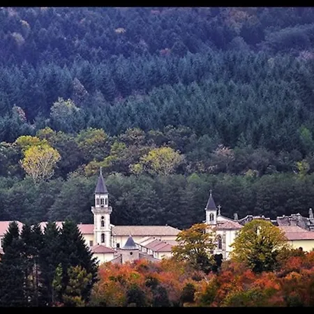 Montano Illuminato Dalla Via Lattea